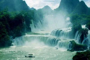 南宁到德天跨国瀑布、通灵峡谷二日游|南宁到德天旅游线路