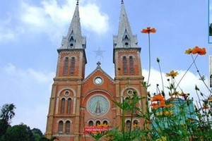 南宁到越南下龙、河内、西贡、头顿、美拖双飞五日游护照出境